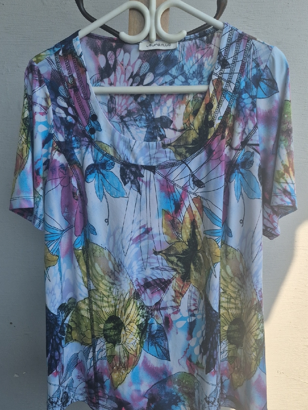 LAURA PLUS- SHORT SLEEVE TOP